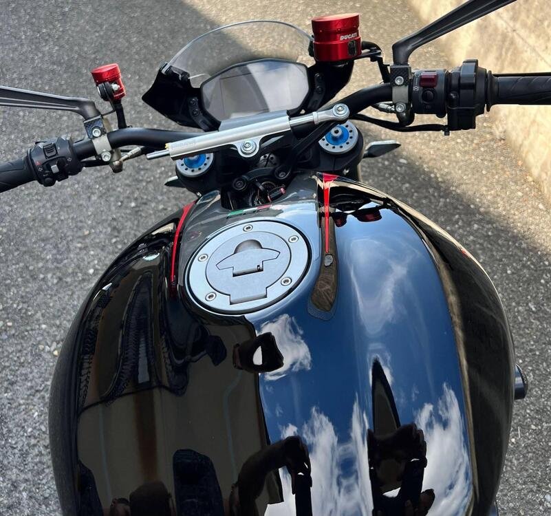 Ducati Monster 1200 R (2016 - 19) (3)