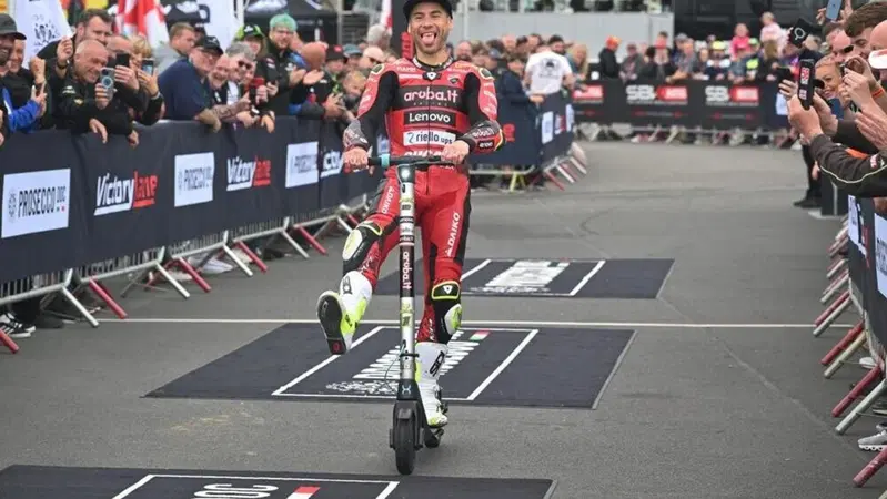 SBK 2023. GP del Regno Unito, le interviste dopo Gara1. Alvaro Bautista: "Contento di aver espugnato anche Donington"