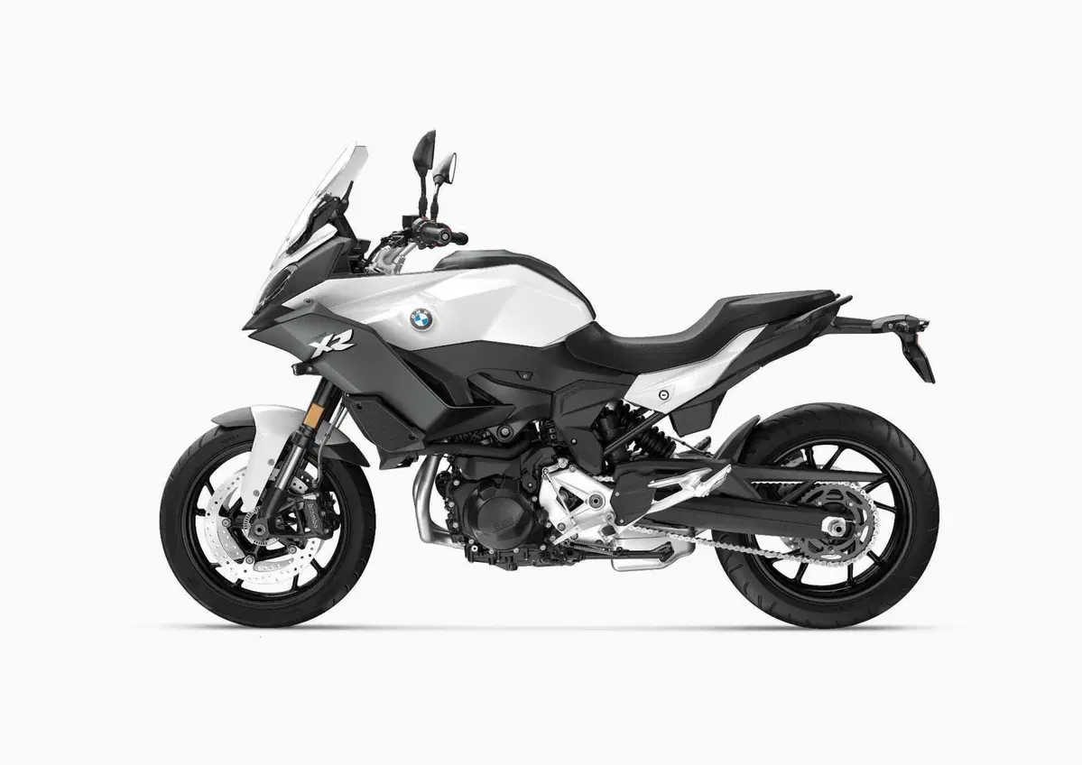 Aggiornamenti 2024 per le BMW: nuovi colori e allestimenti (14)