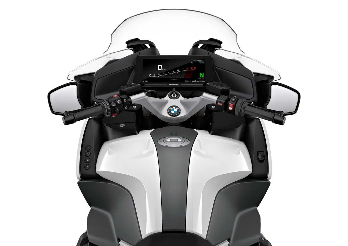 Aggiornamenti 2024 per le BMW: nuovi colori e allestimenti (7)