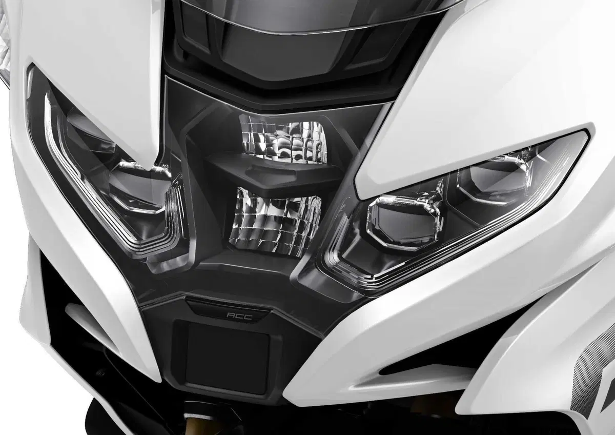 Aggiornamenti 2024 per le BMW: nuovi colori e allestimenti (11)