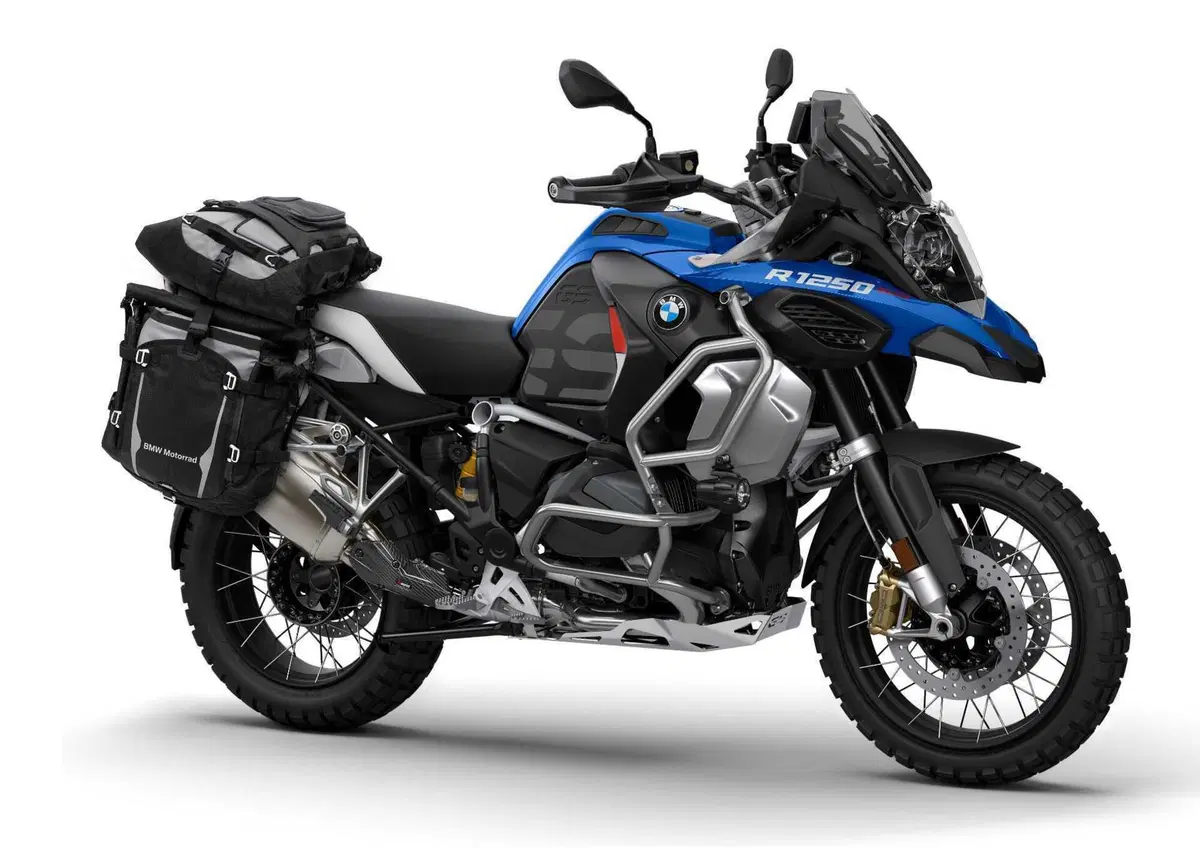 Aggiornamenti 2024 per le BMW: nuovi colori e allestimenti