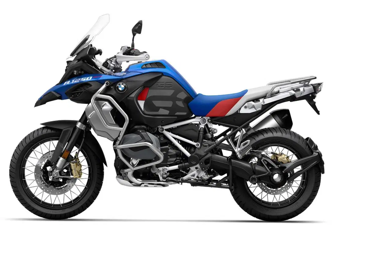 Aggiornamenti 2024 per le BMW: nuovi colori e allestimenti (6)