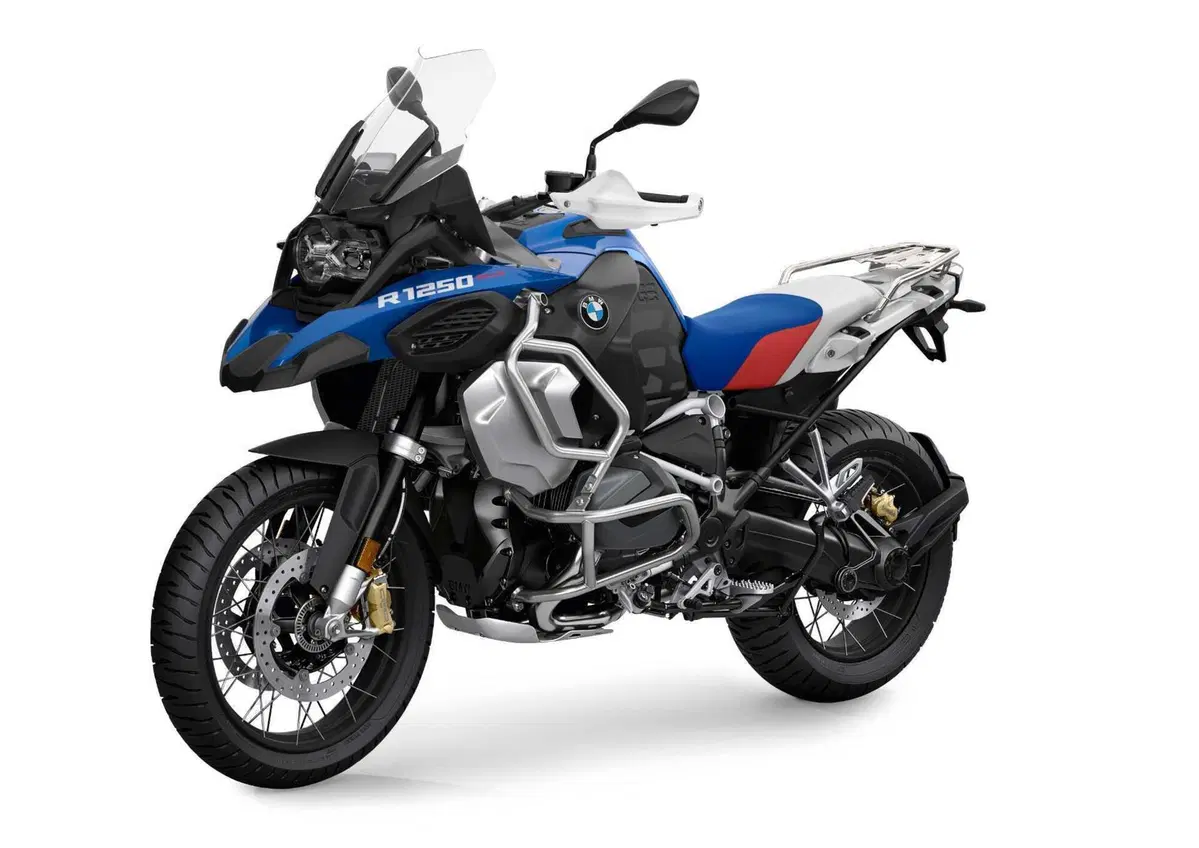 Aggiornamenti 2024 per le BMW: nuovi colori e allestimenti (8)