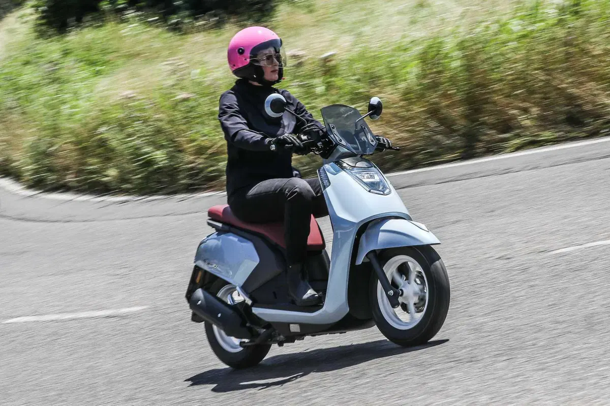 KL Gemma 125: il vintage in chiave moderna (2)
