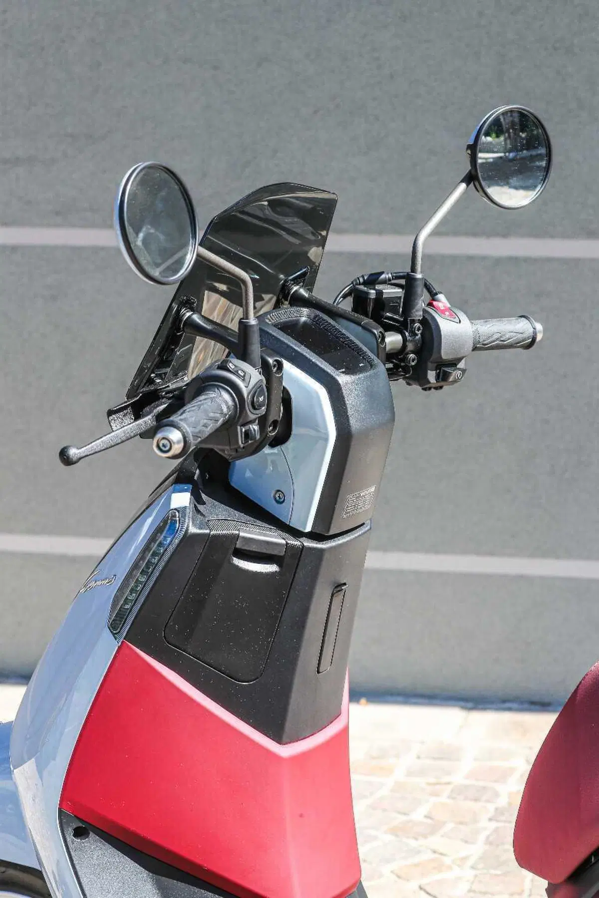 KL Gemma 125: il vintage in chiave moderna (8)
