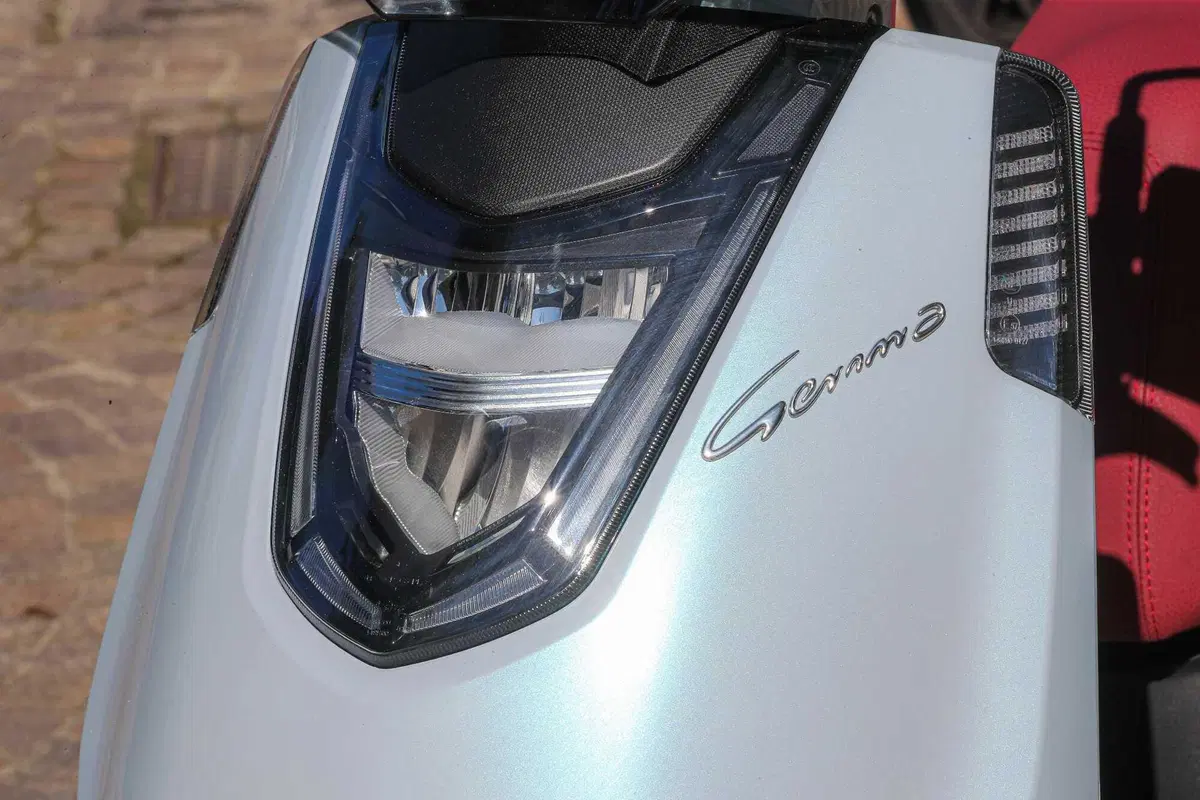 KL Gemma 125: il vintage in chiave moderna (14)