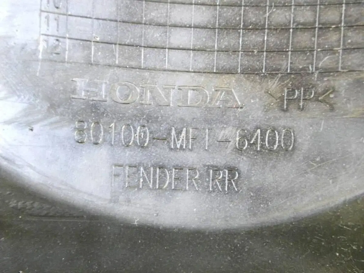 Parafango posteriore con portatarga Honda Silver (9)