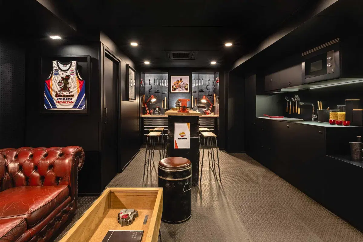 MotoGP 2023. Il Motorhome di Marc Marquez è su Airbnb, una notte a 93 euro, come prenotare! [GALLERY e VIDEO] (10)