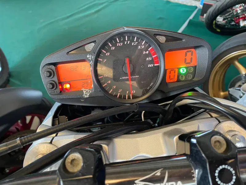 Suzuki GSR 600 (2006 - 11) (5)