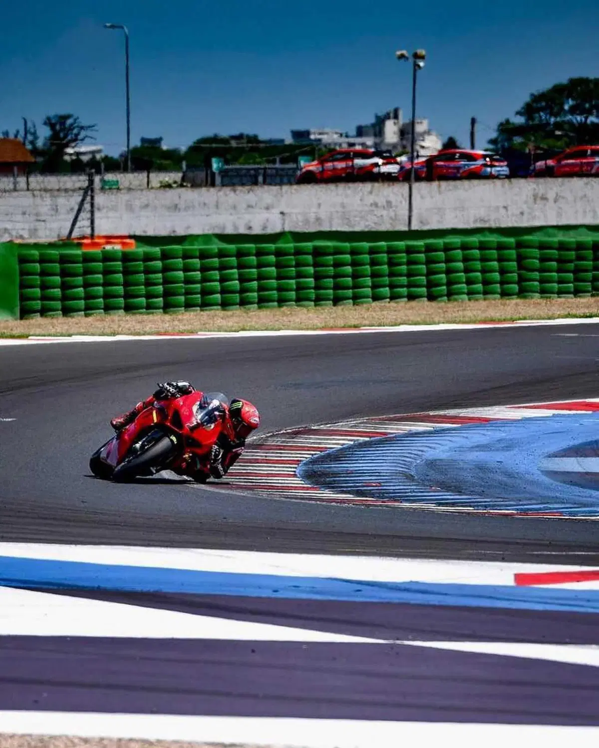 MotoGP 2023. Per Bagnaia e Bezzecchi niente vacanza, si allenano sulle Ducati Panigale V4 a Misano [GALLERY] (8)