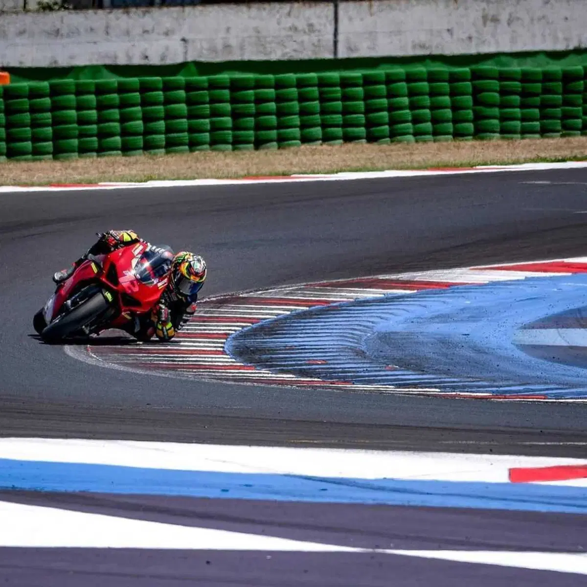 MotoGP 2023. Per Bagnaia e Bezzecchi niente vacanza, si allenano sulle Ducati Panigale V4 a Misano [GALLERY] (10)