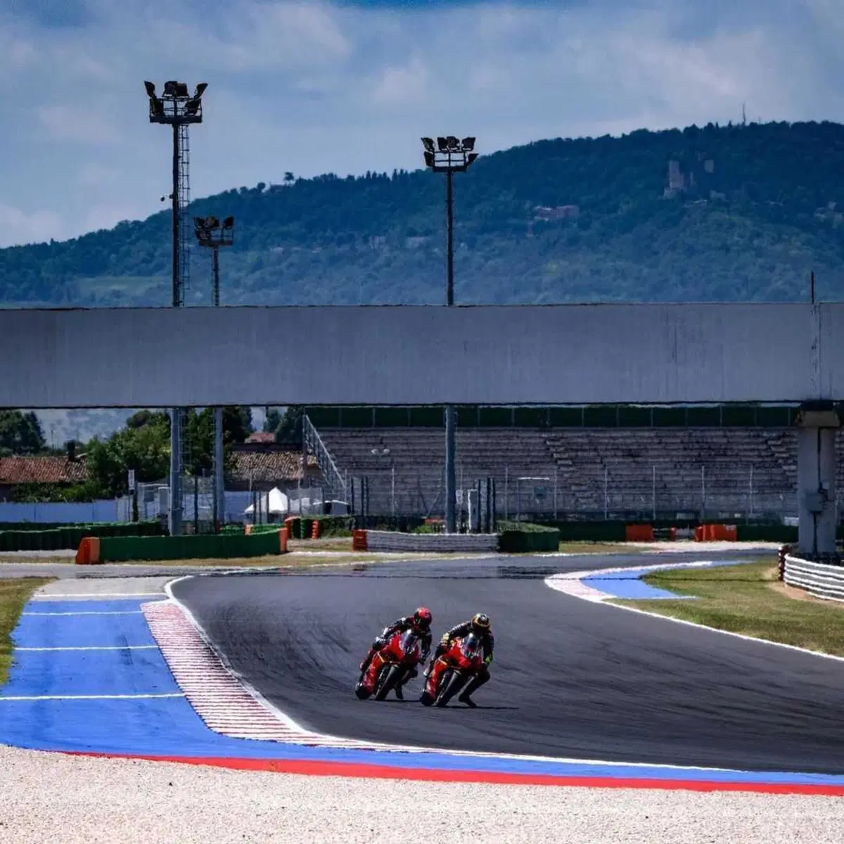 MotoGP 2023. Per Bagnaia e Bezzecchi niente vacanza, si allenano sulle Ducati Panigale V4 a Misano [GALLERY] (11)