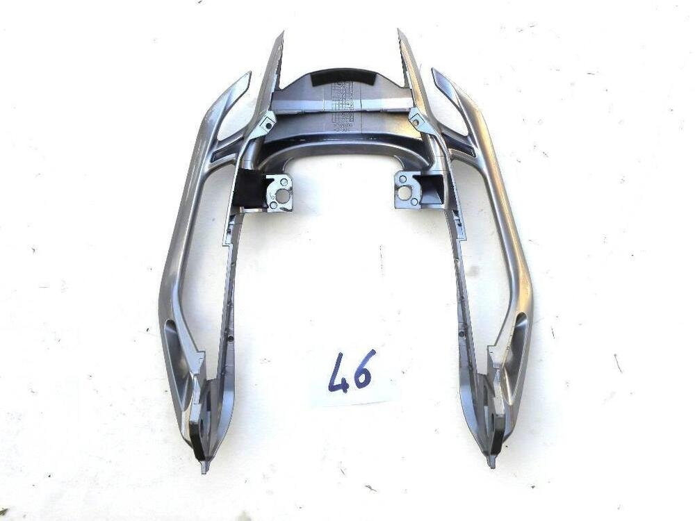 Codino posteriore in alluminio con maniglie passeg Yamaha (2)