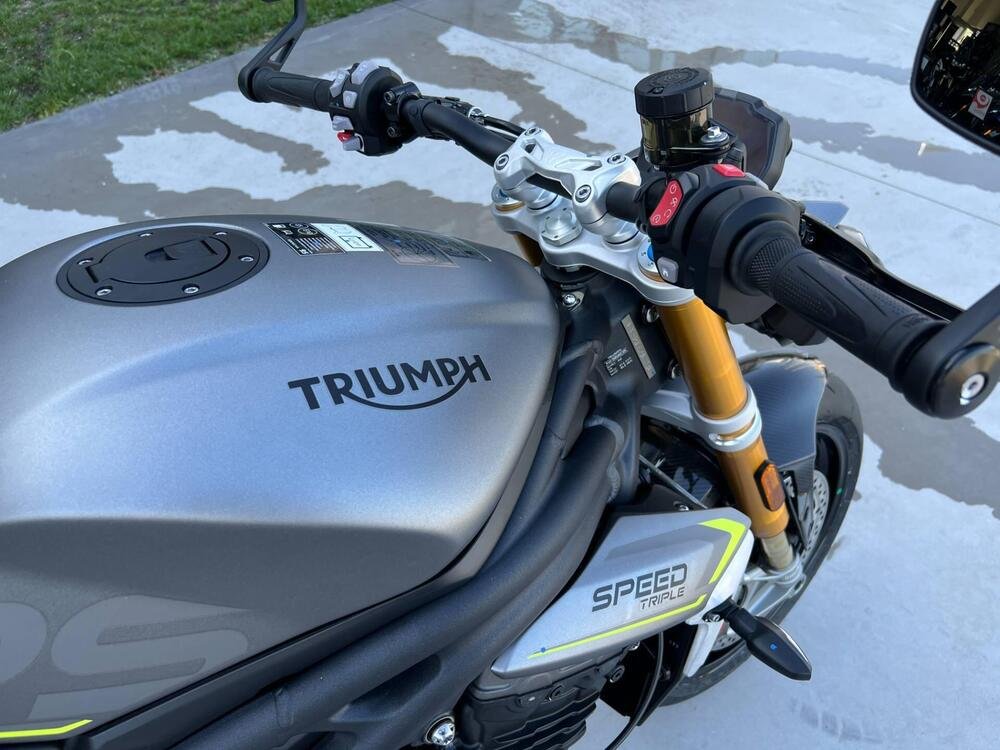 Triumph Speed Triple 1200 RS (2021 - 24) (4)
