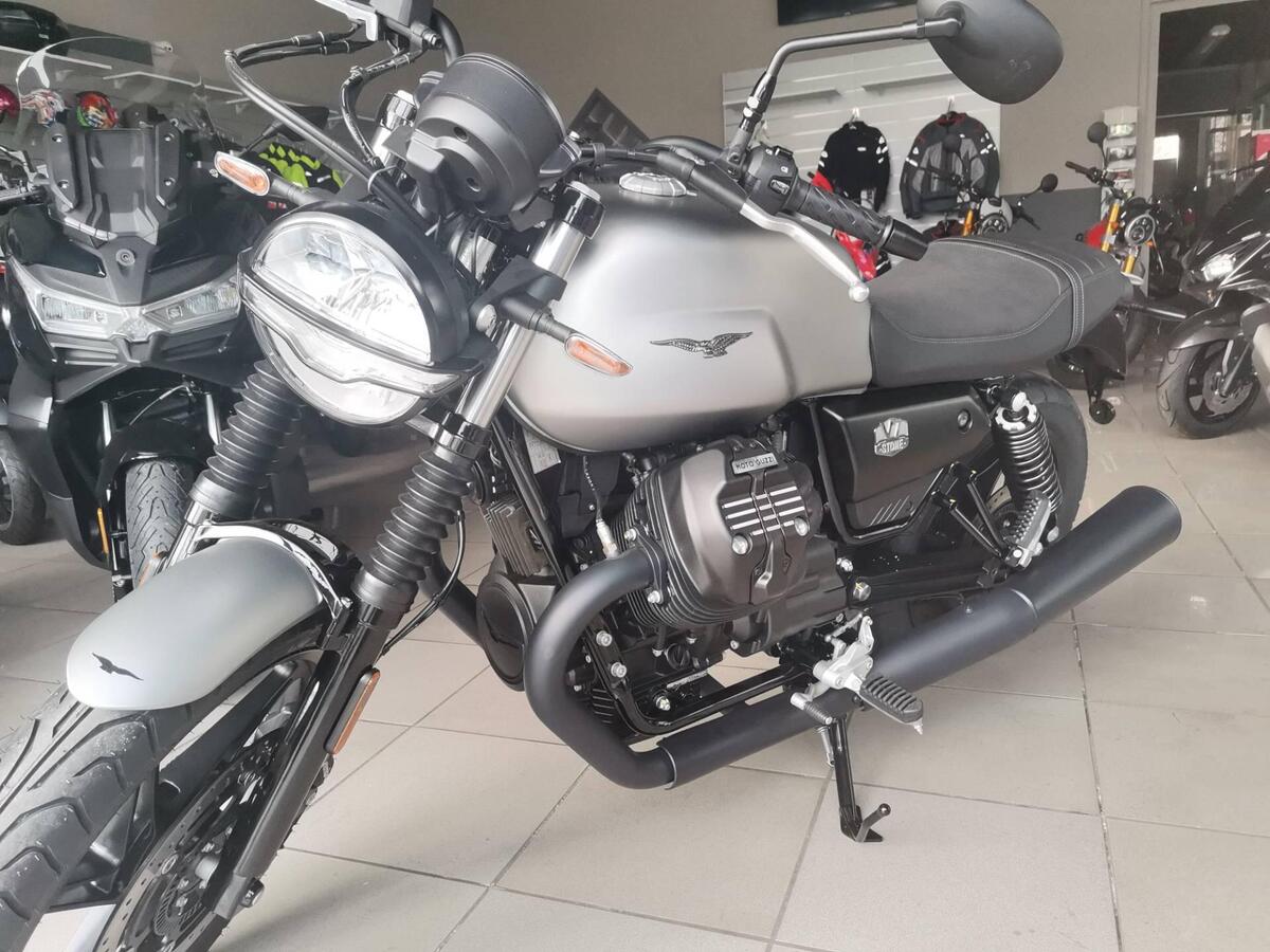 Vendo Moto Guzzi V7 Stone 2021 24 Usata A Villanuova Sul Clisi