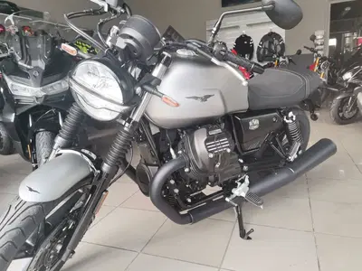 Moto Guzzi V7 Stone (2021 - 24) usata
