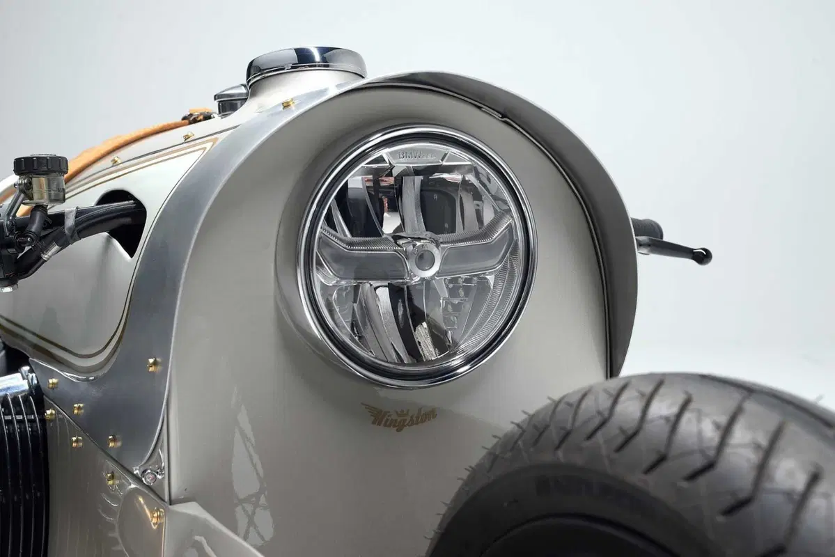 Lei è "The Crown": incorona i 100 anni di BMW Motorrad (9)