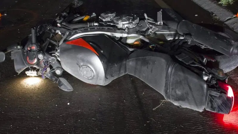 Tragedia a Gragnano. Muore a 8 anni cadendo dalla moto: la piccola Serena non aveva il casco