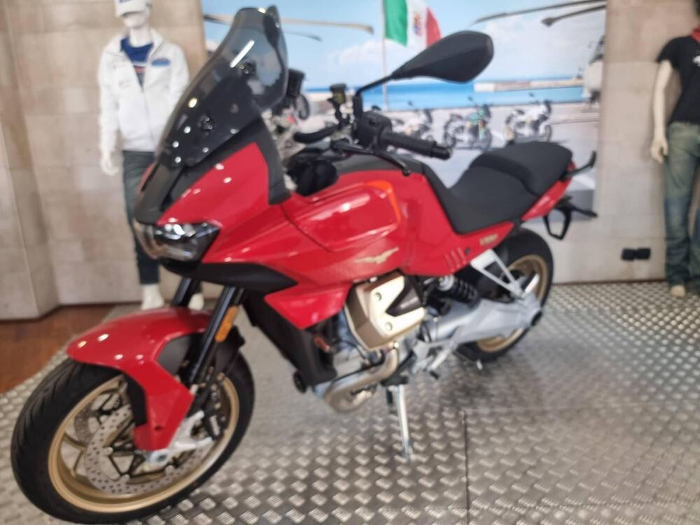 Moto Guzzi V100 Mandello (2023 - 24)