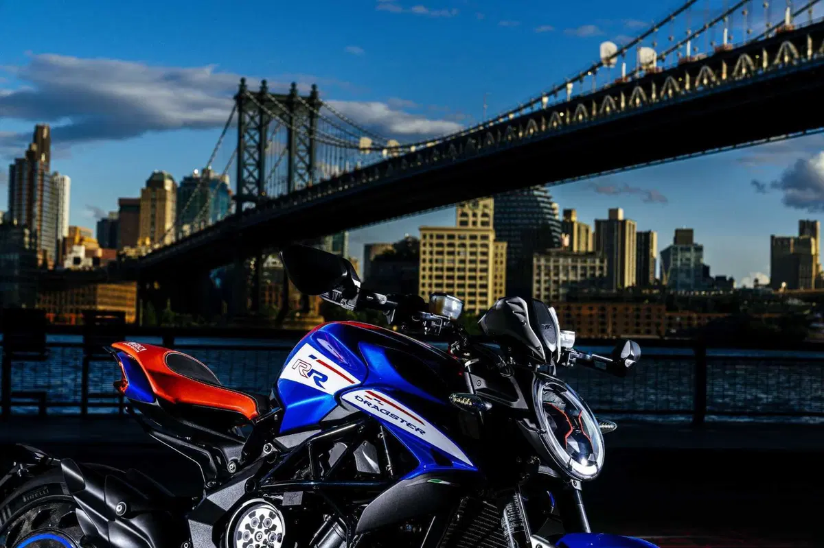 MV Agusta Dragster RR SCS America: una limited edition per il mercato americano (3)