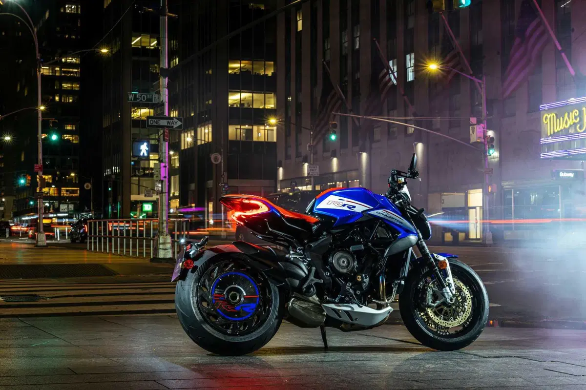 MV Agusta Dragster RR SCS America: una limited edition per il mercato americano (5)