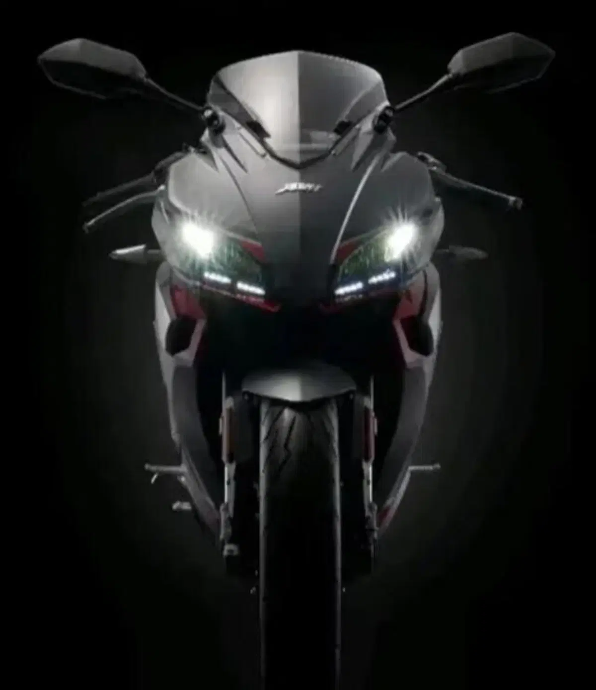In vendita in Cina la AW 500 R, del marchio AW (poco conosciuto anche in Cina) [GALLERY] (7)