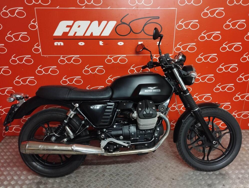 Moto Guzzi V7 II Stone (2015 - 17)