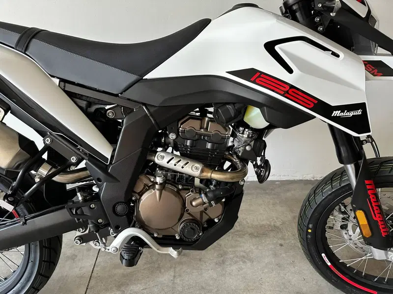 Malaguti XSM 125 (2021 - 26) (4)