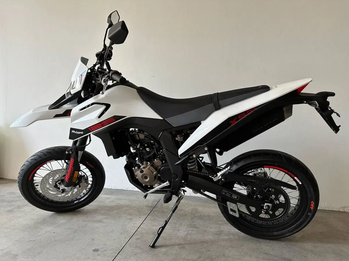 Malaguti XSM 125 (2021 - 26) (2)