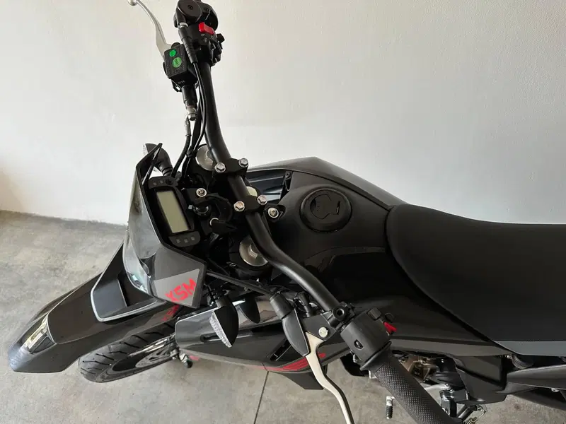 Malaguti XSM 125 (2021 - 26) (5)
