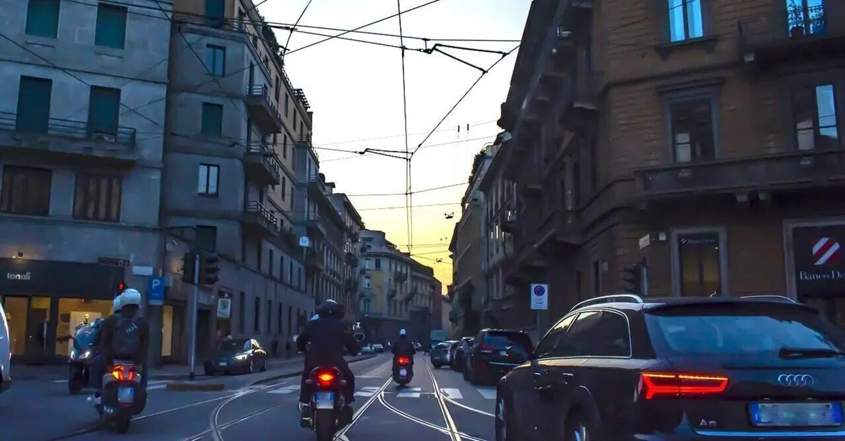 La rivoluzione della mobilit&agrave; di Milano: pi&ugrave; sicurezza per le due ruote con l'obbligo del sensore per l'angolo cieco