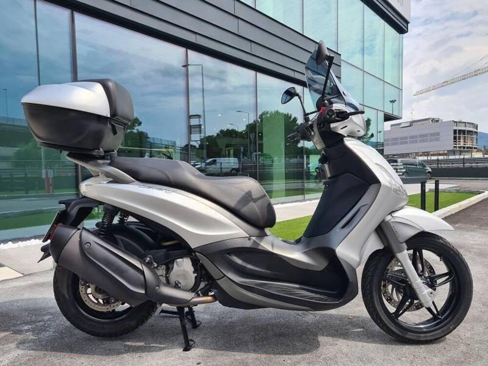 Piaggio Beverly 350 ABS (2016 - 20) (2)