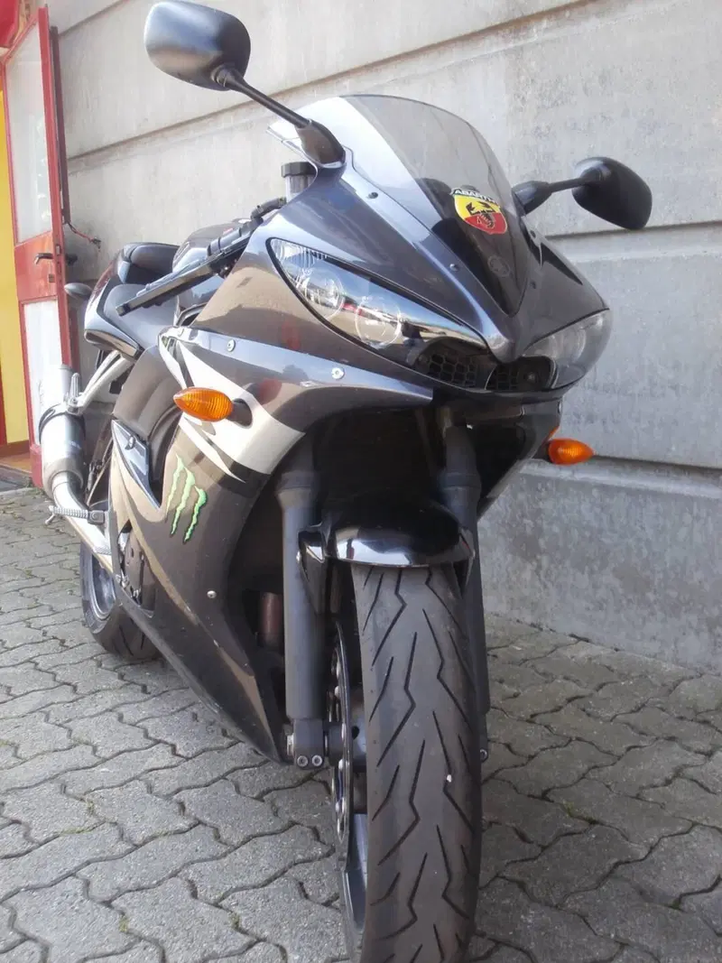 Yamaha YZF R6 (2005) (6)