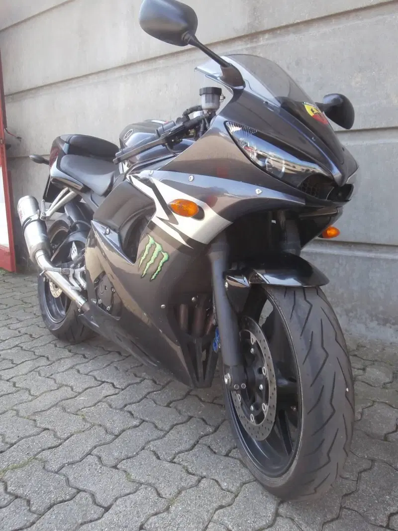 Yamaha YZF R6 (2005) (8)