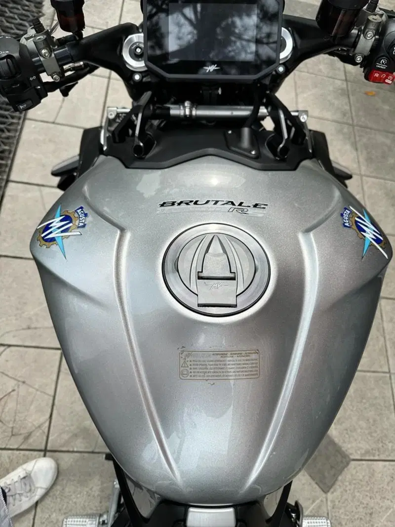 MV Agusta Brutale 1000 RS (2022 - 26) (12)