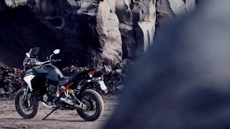 Ducati Easy Lift ora anche sulla Multistrada V4S: ecco cos'&egrave; e come funziona