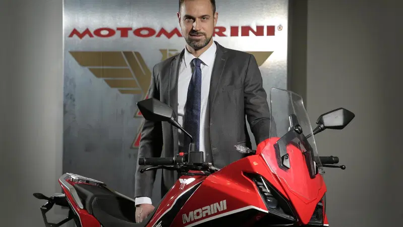 ESCLUSIVO - Alberto Monni, Moto Morini: "A Eicma 2023 l'erede della Corsaro con un inedito 750 e altre novit&agrave;" [VIDEO]