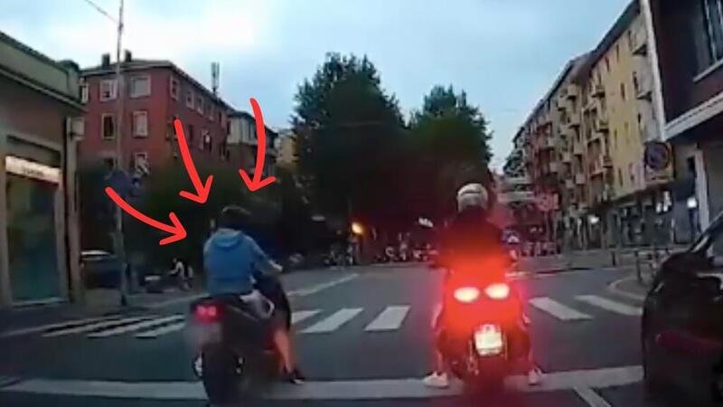 [VIDEO] Folle inseguimento per le strade di Bologna. Poteva finire molto male
