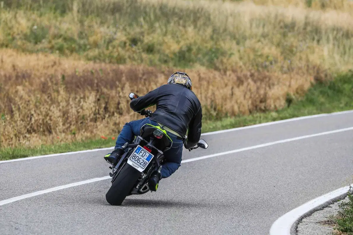 Triumph Street Triple RS vs Street Triple Moto2 Edition: la scelta si fa difficile (20)