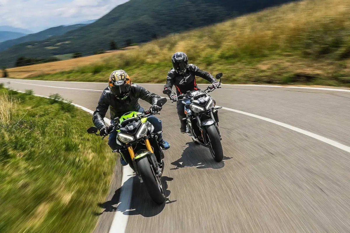 Triumph Street Triple RS vs Street Triple Moto2 Edition: la scelta si fa difficile (76)