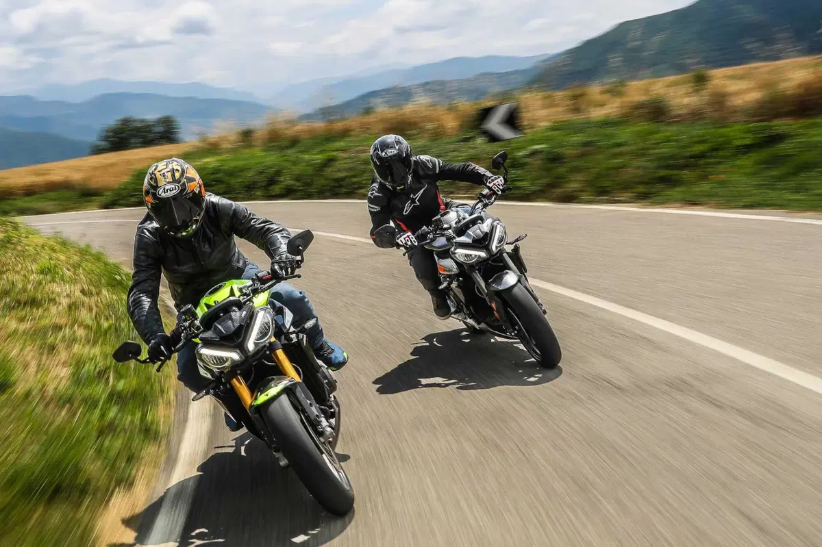 Triumph Street Triple RS vs Street Triple Moto2 Edition: la scelta si fa difficile (79)