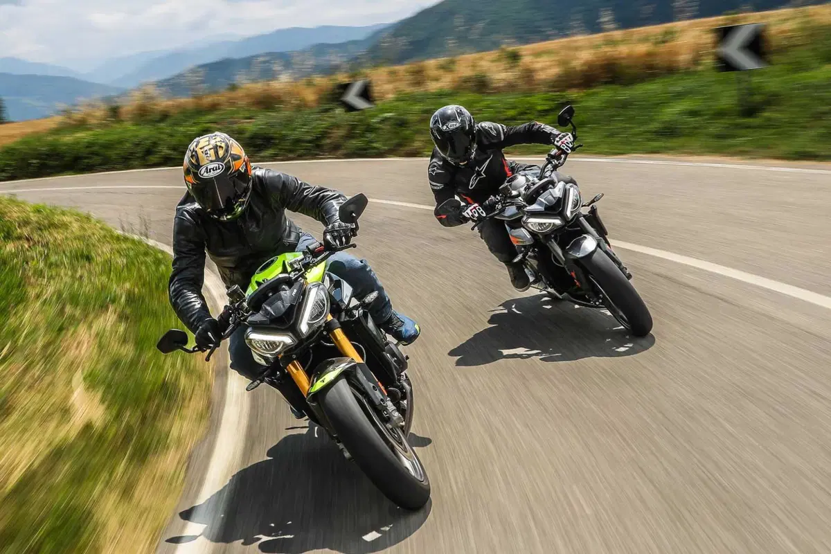 Triumph Street Triple RS vs Street Triple Moto2 Edition: la scelta si fa difficile (80)
