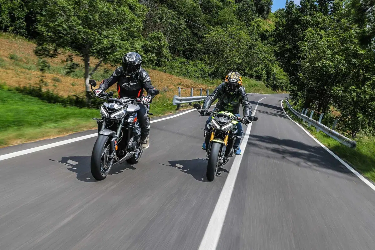 Triumph Street Triple RS vs Street Triple Moto2 Edition: la scelta si fa difficile (81)
