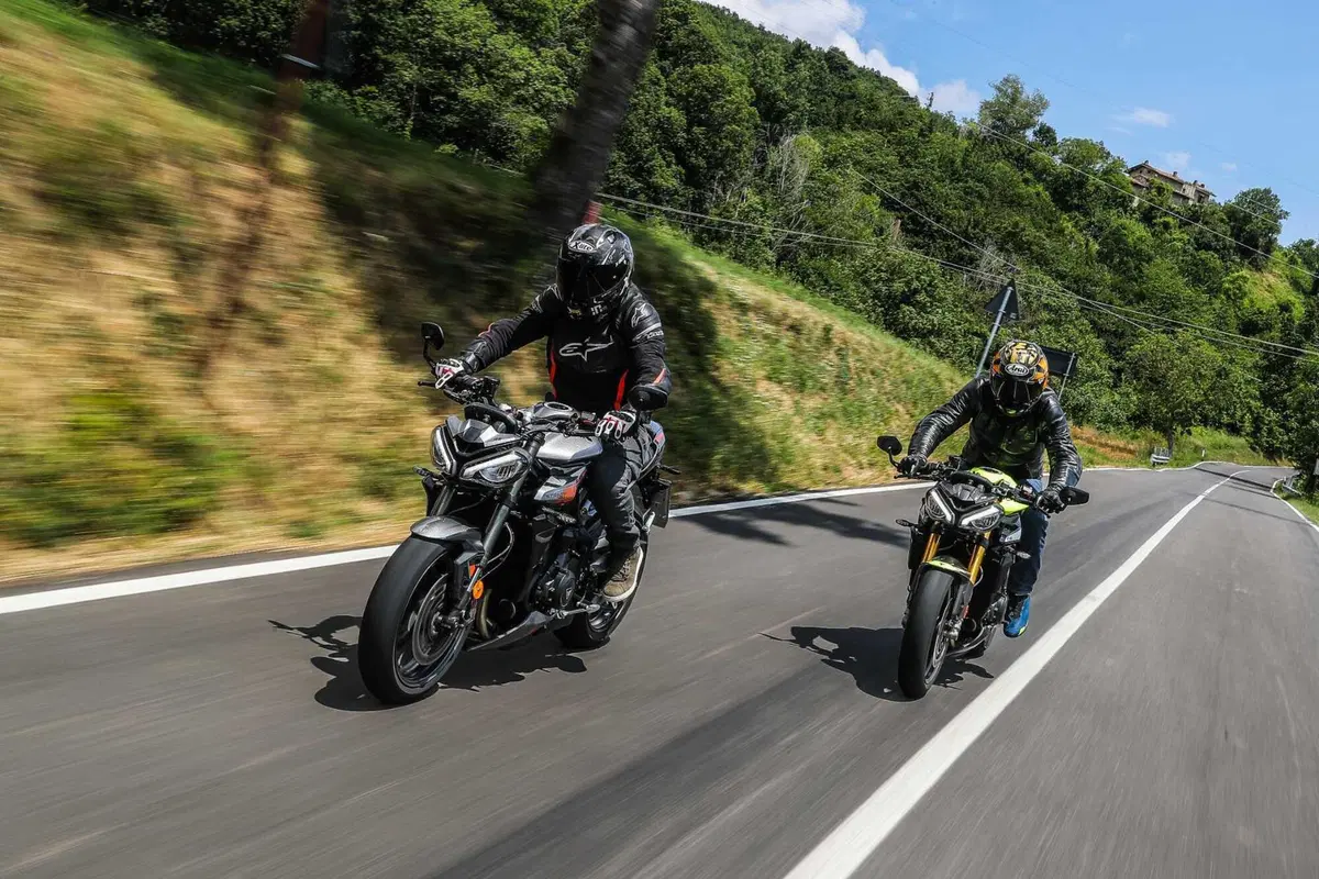 Triumph Street Triple RS vs Street Triple Moto2 Edition: la scelta si fa difficile (83)