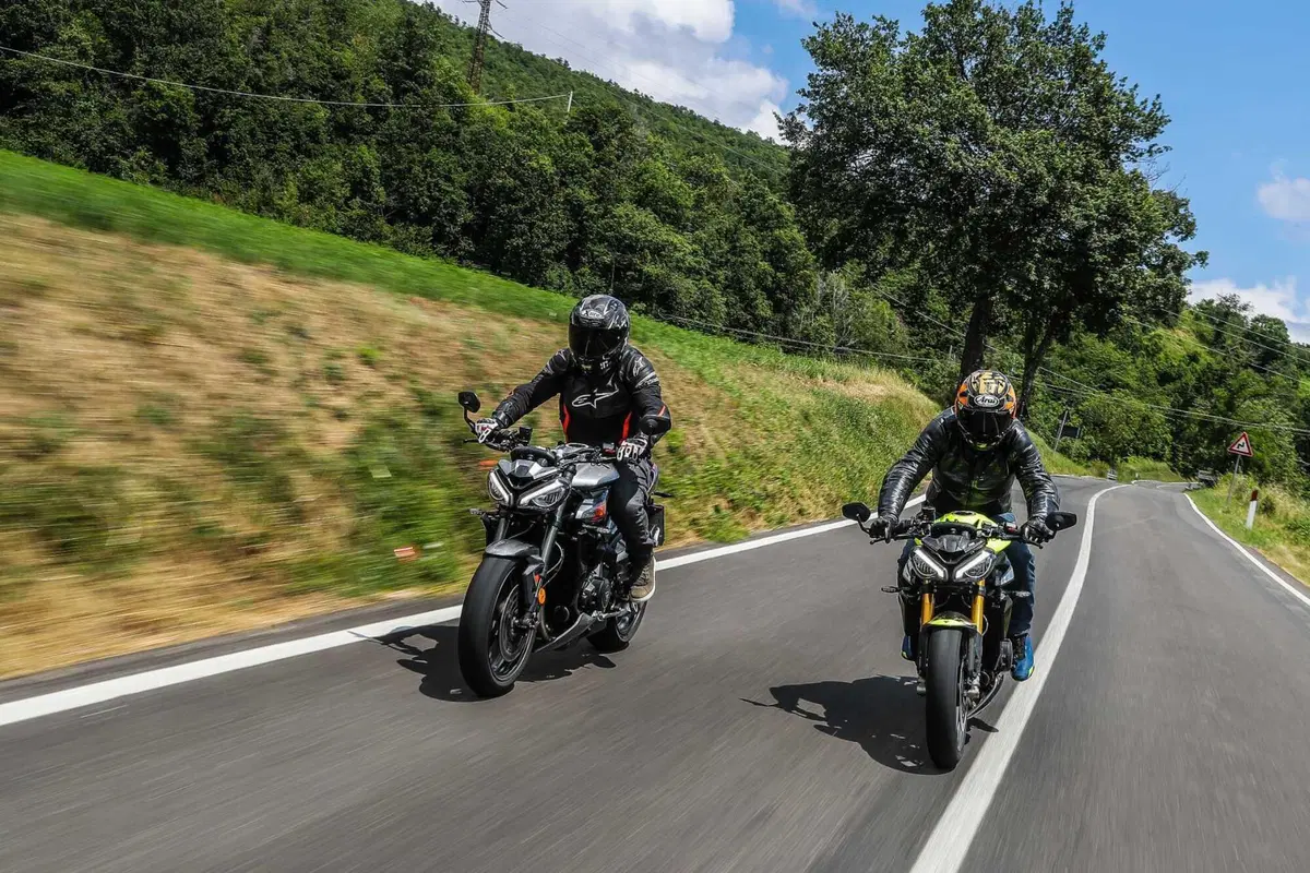 Triumph Street Triple RS vs Street Triple Moto2 Edition: la scelta si fa difficile (85)