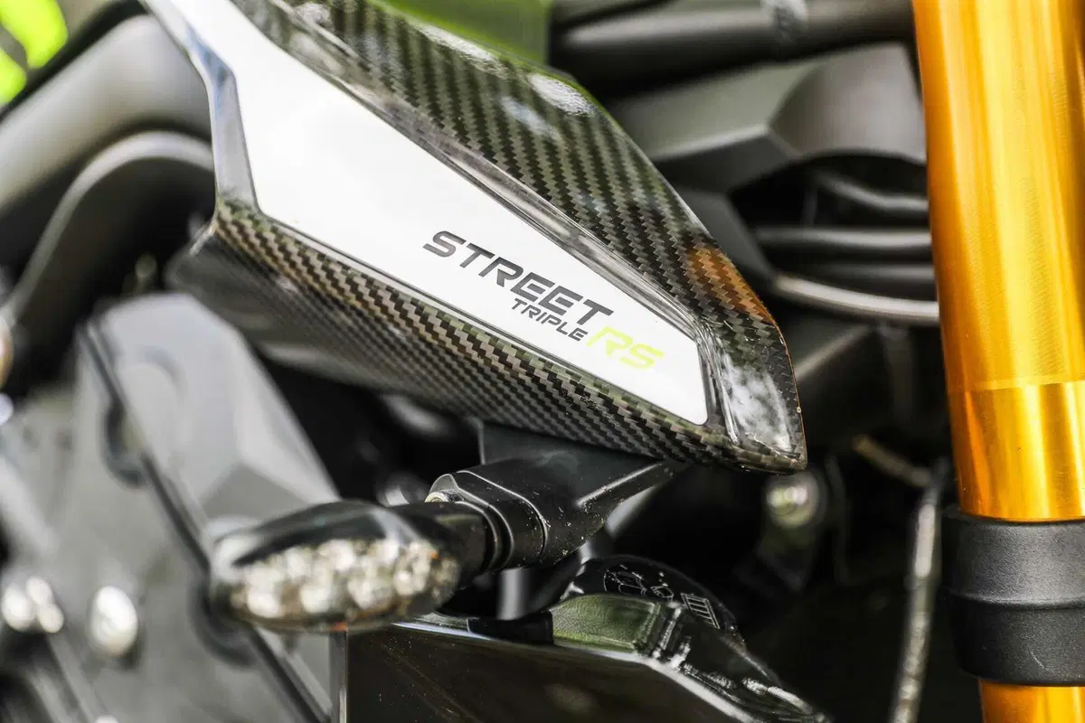 Triumph Street Triple RS vs Street Triple Moto2 Edition: la scelta si fa difficile (104)