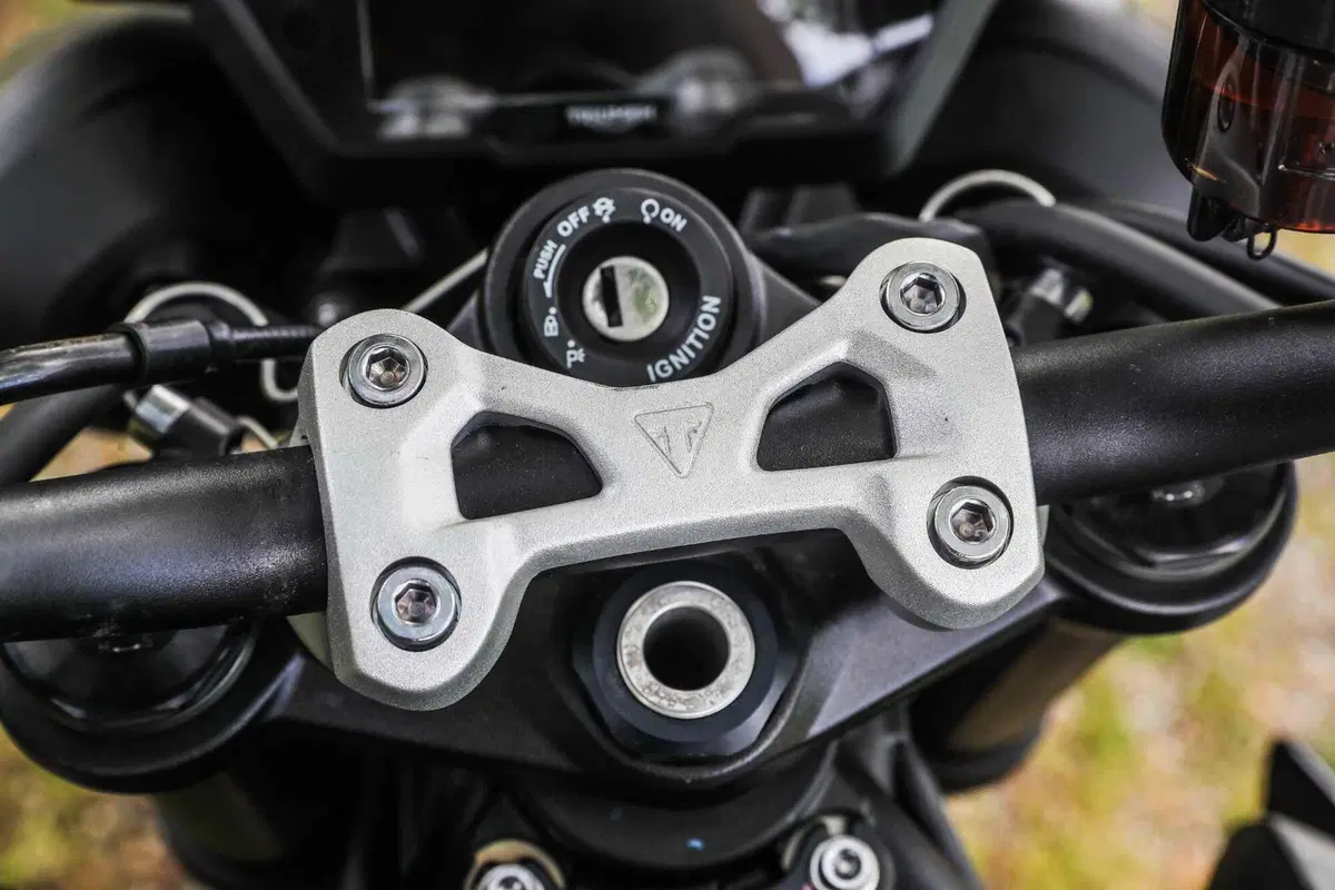 Triumph Street Triple RS vs Street Triple Moto2 Edition: la scelta si fa difficile (122)
