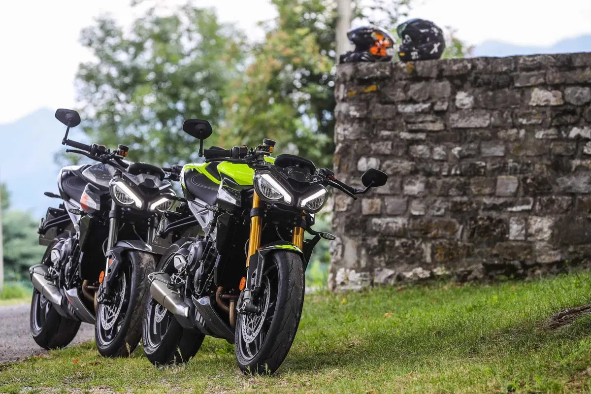 Triumph Street Triple RS vs Street Triple Moto2 Edition: la scelta si fa difficile (142)