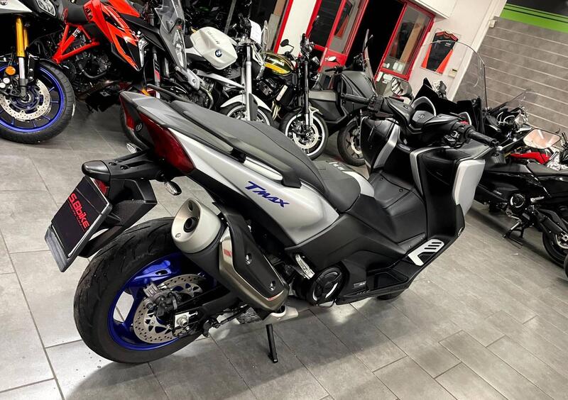 Yamaha T-Max 530 SX (2017 - 19), prezzo e scheda tecnica 